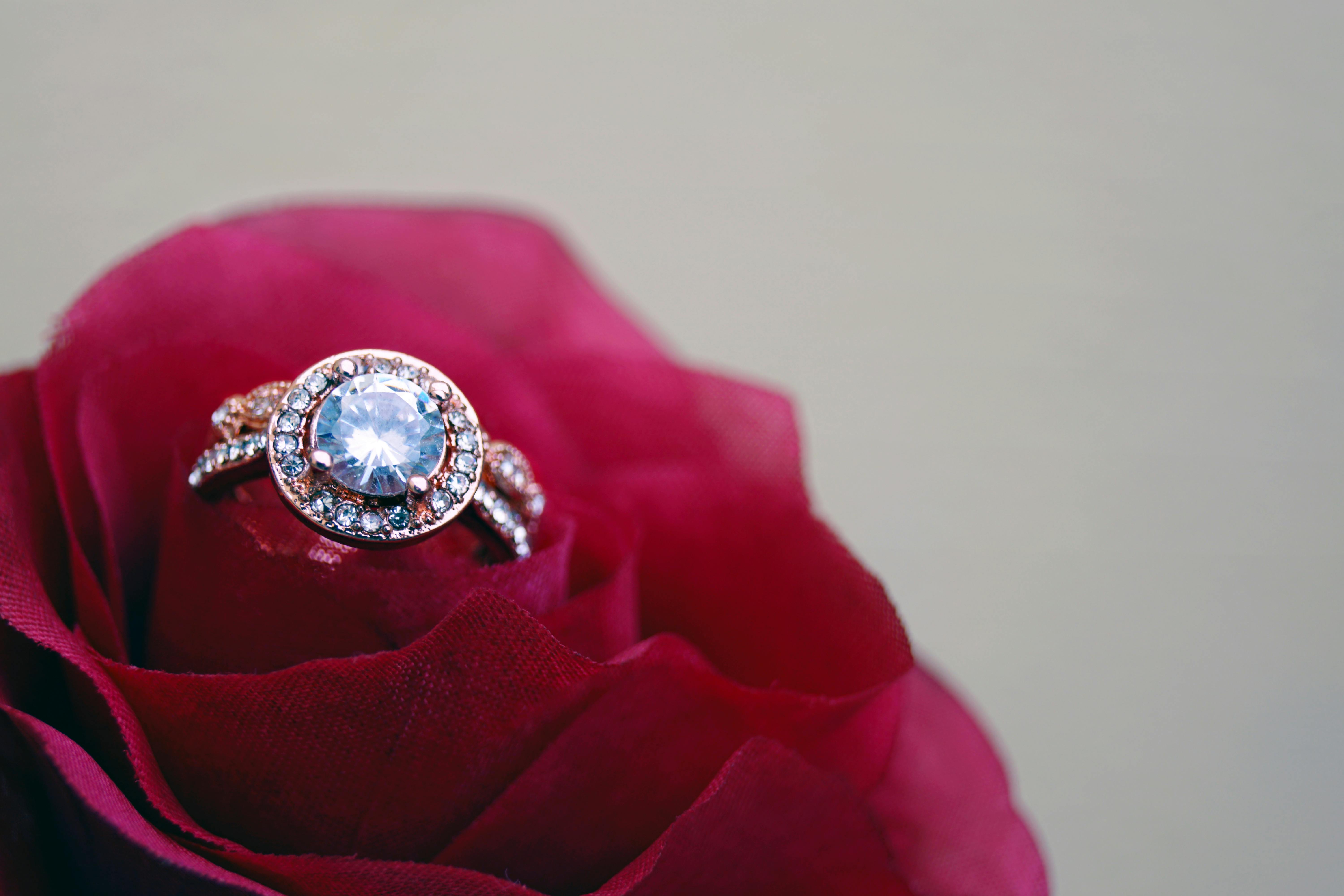 Timeless and Trendy Engagement Ring Styles