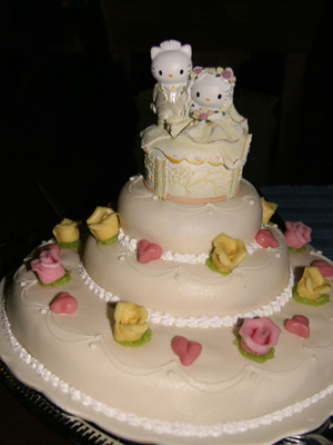 hello kitty wedding cake toppers