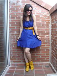 blue dress yellow shoes